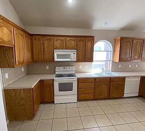 5th image of 12505 Cottageville Ln