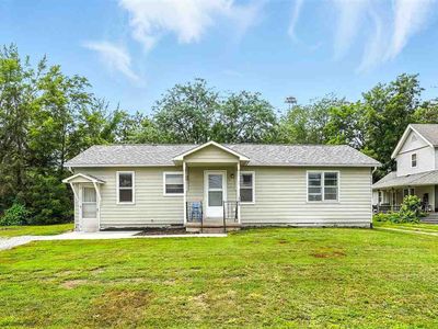 305 3rd St, Kalona, IA, 52247