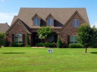 4 Republic Dr, Waco, TX 76708