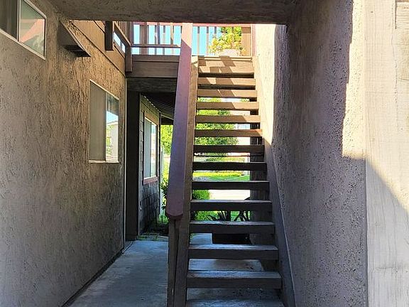 3rd image of 3049 Jeffrey Dr #B