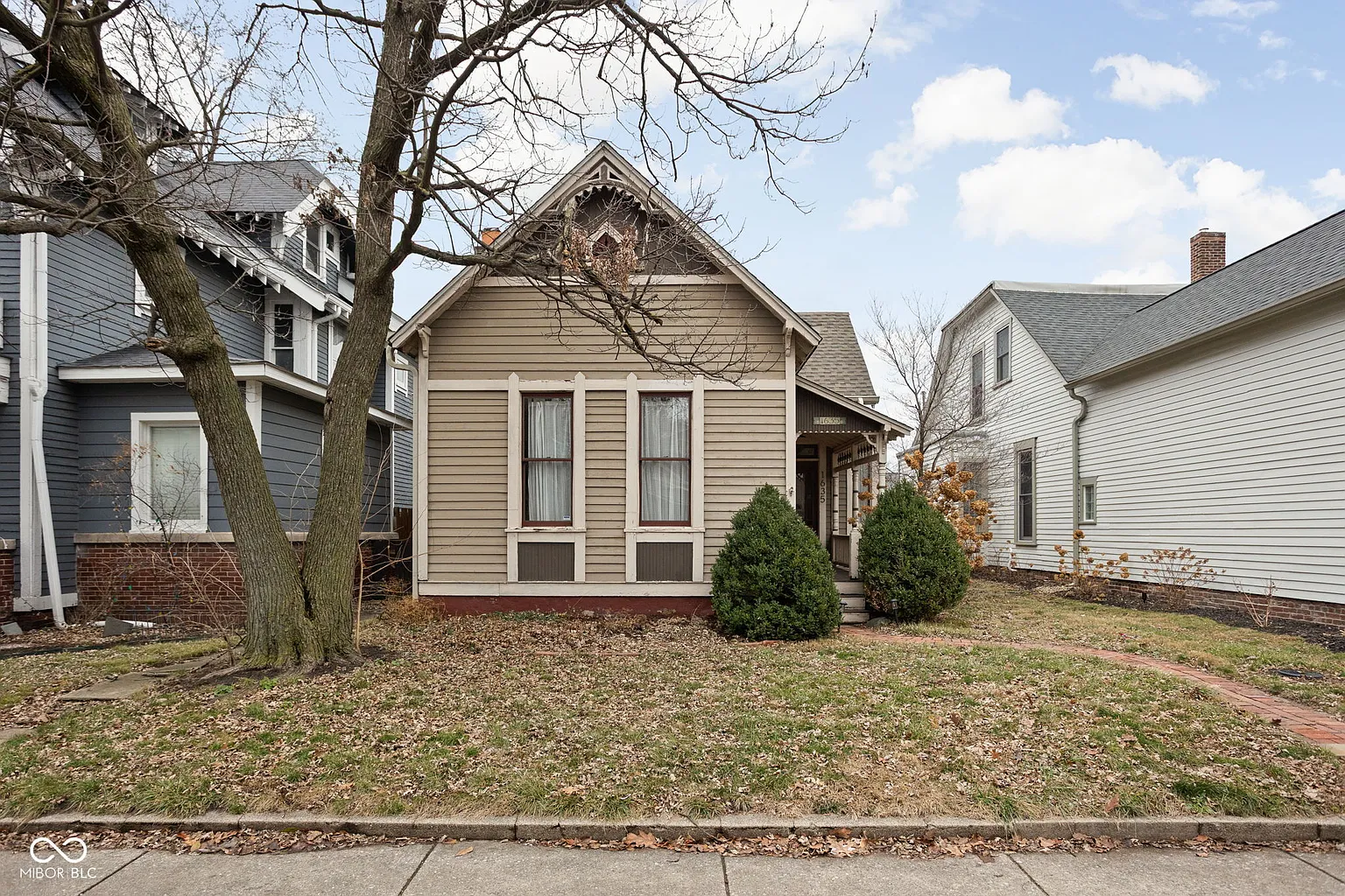 1635 N Delaware St photo 1