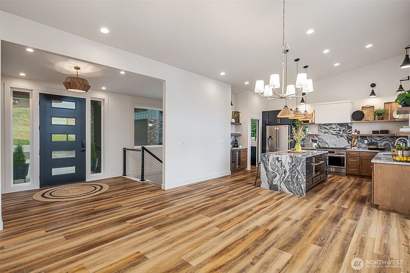 5th image of 501 Vesper Way