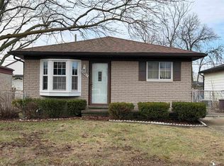 25920 Reeck Rd, Woodhaven, MI 48183