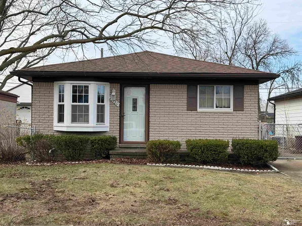 25920 Reeck Rd, Woodhaven, MI 48183