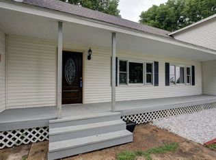 18521 Shiloh Rd, Weldon, IL 61882