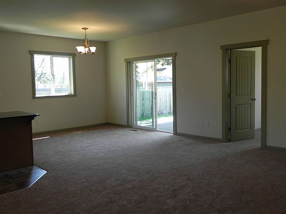 5th image of 2016 143rd Street Ct E