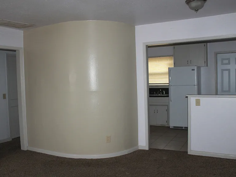 426 E Northrup Dr — Photo 6