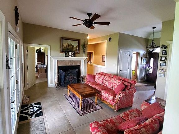 Great room with fireplace 