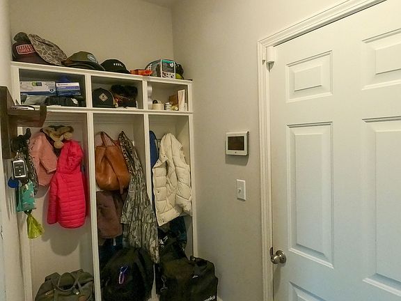 4th image of 111 Amberley Ct