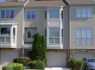 4 Houndswood Ct, Baltimore, MD 21209