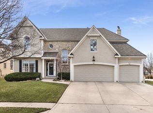 9828 Walker St, Lenexa, KS 66220