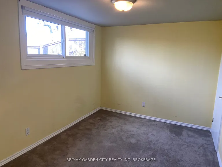 9 Stonegate Dr #LOWER — Photo 9