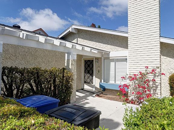 4th image of 1046 Buena Vista Way