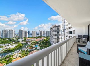 1000 W Island Blvd APT 2407, North Miami Beach, FL 33160