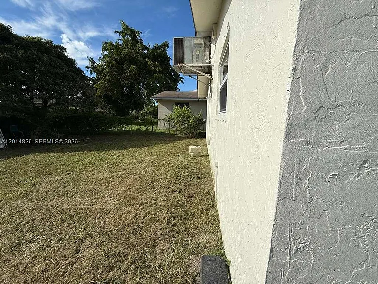 1930 SW 57th Ave — Photo 9