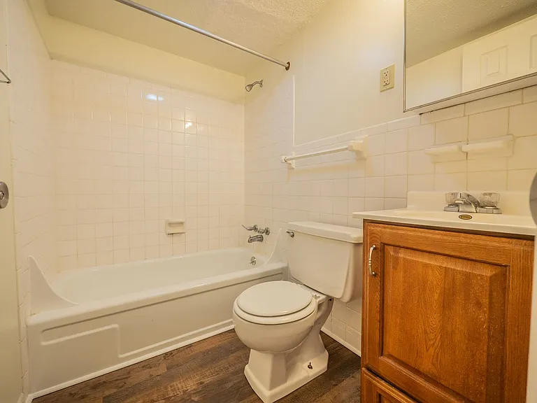 Campus View Apartments — Photo 35