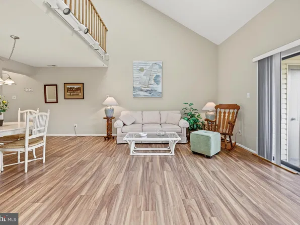 604 The Woods #604, Cherry Hill, NJ 08003