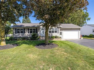 8 Nile Dr, Rochester, NY 14622
