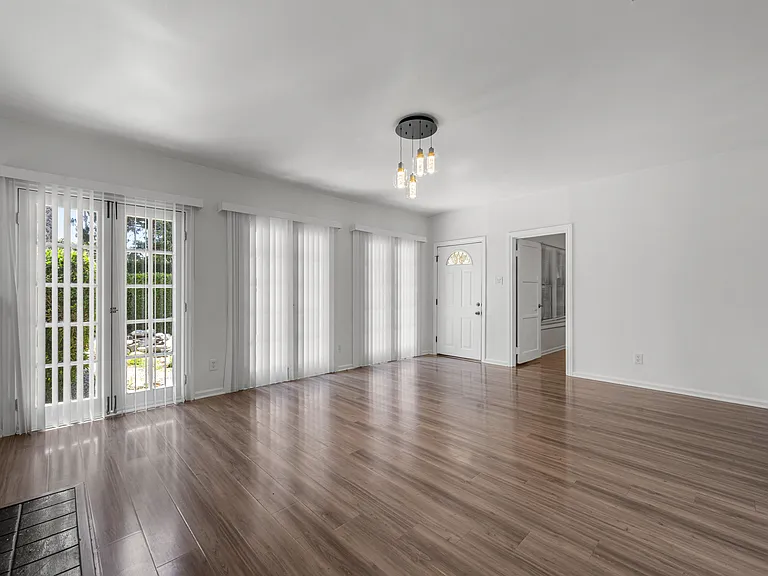1030 N Spaulding Ave #1030 — Photo 7