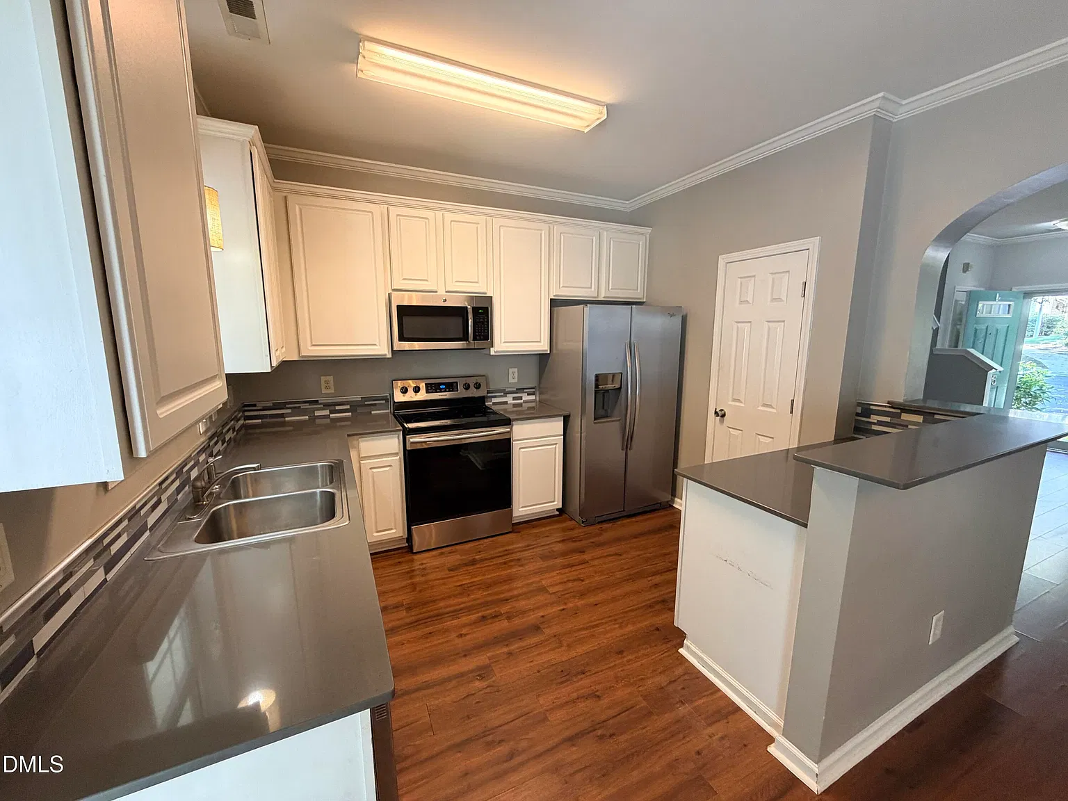 3 bed, 2.5 bath, 1305 sqft, $1,795 — Photo 4