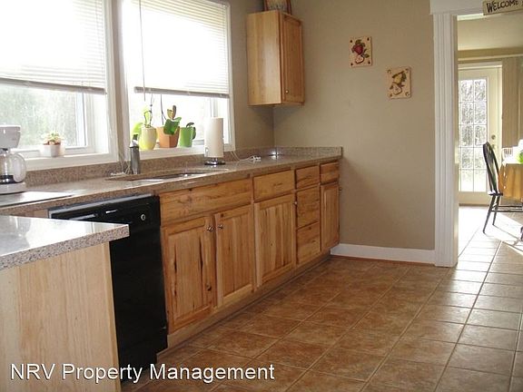 2nd image of 1171 Thomas Ln