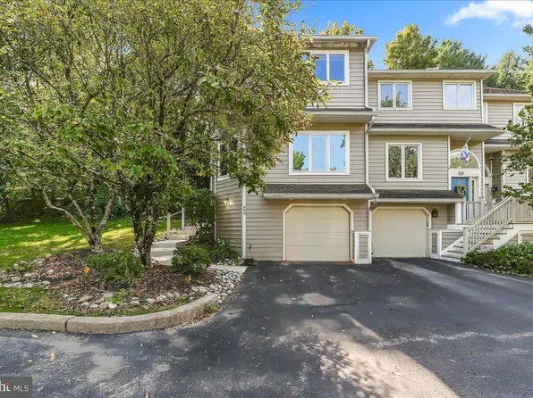400 Wooded Way, Newtown Square, PA 19073