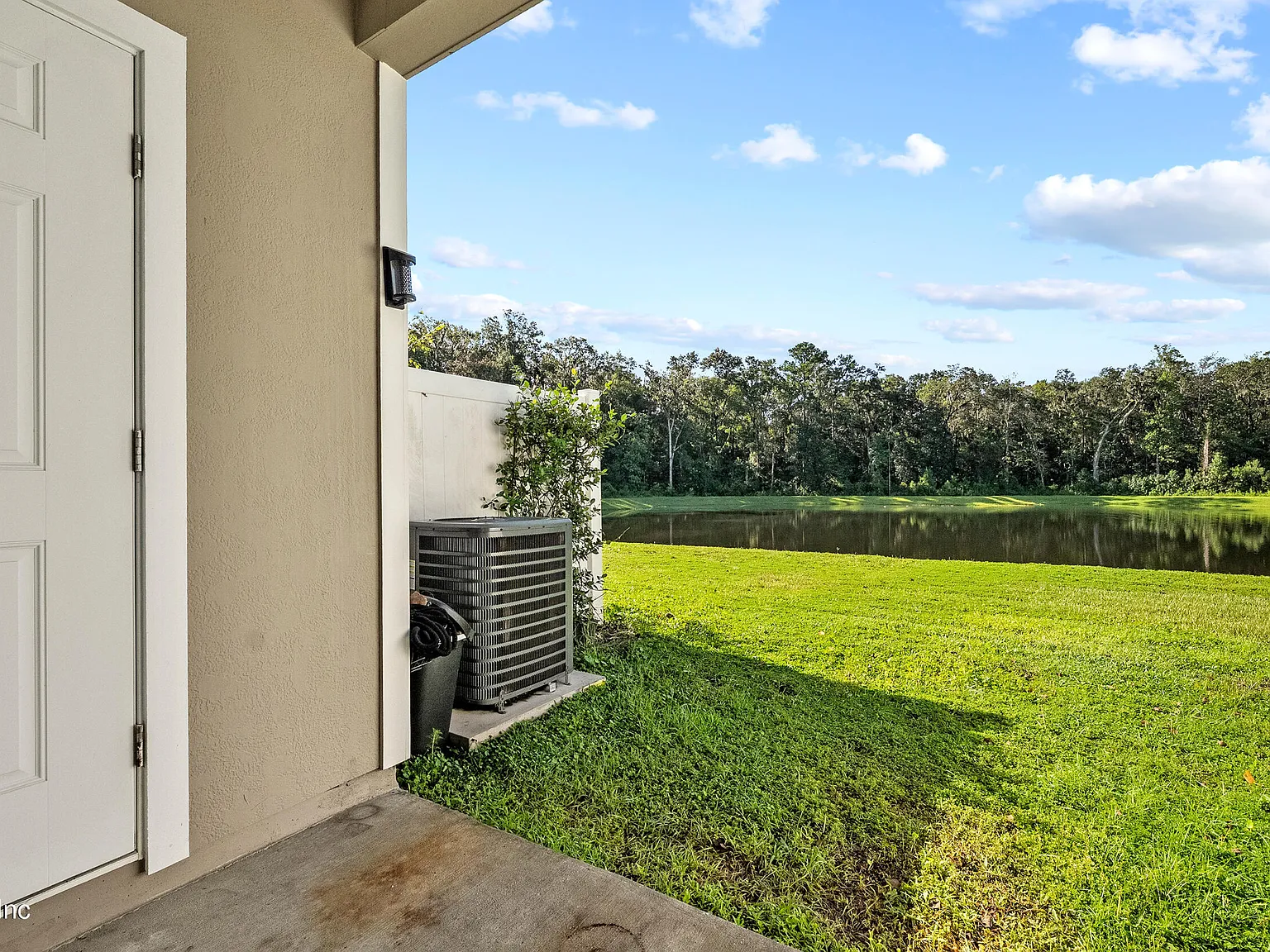 2 bed, 2.5 bath, 1110 sqft, $1,900 — Photo 4