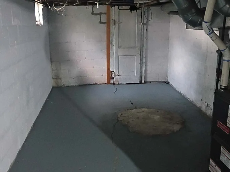 1537 Carlyle St — Photo 14