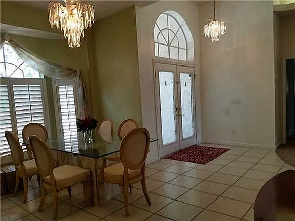 3rd image of 2731 NW Florida Ave