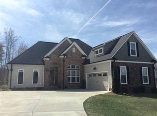 5083 Peppertree Rd, Clemmons, NC 27012