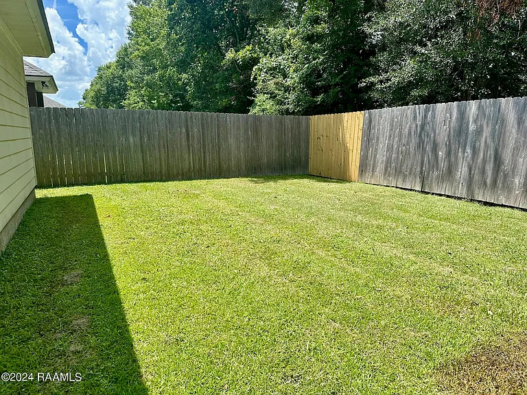 210 Twin Meadow Ln — Photo 15