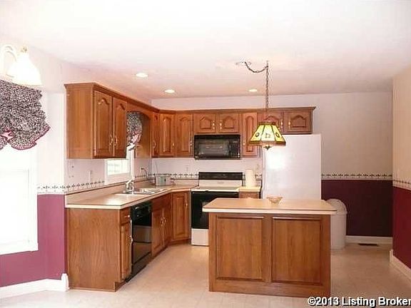 2nd image of 64 Bailey Ct