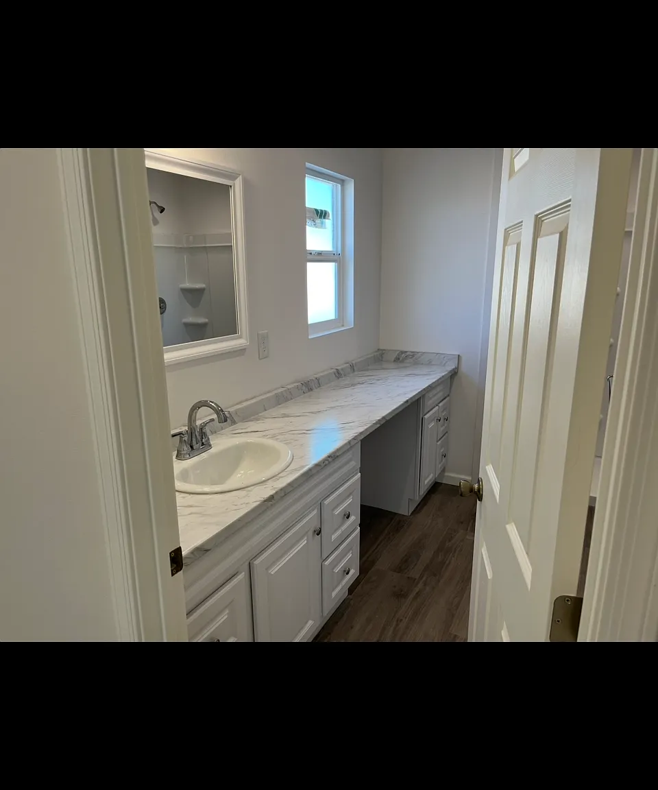 3 bed, 1879 sqft, $2,400 — Photo 4