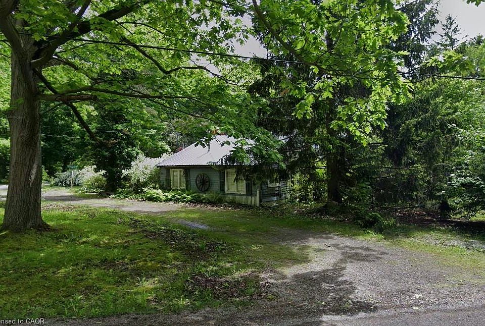 1st image of 994 Ridgewood Ave