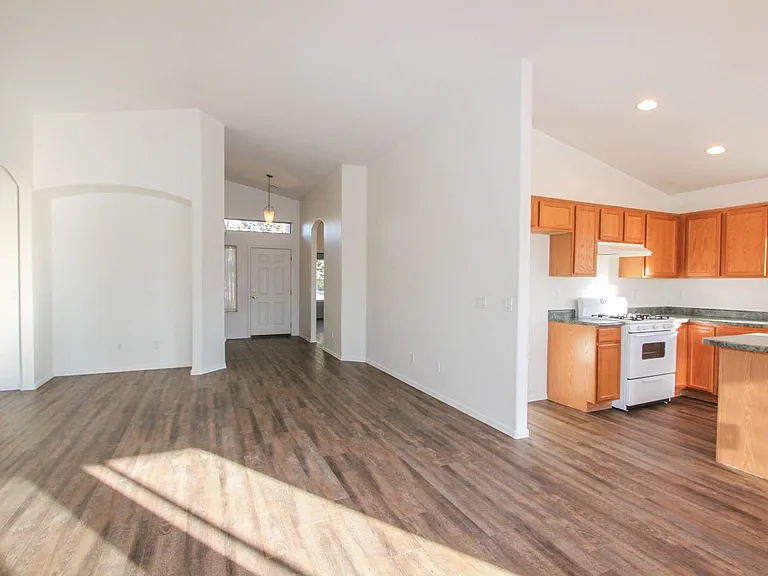 7586 N Summit Pass — Photo 3