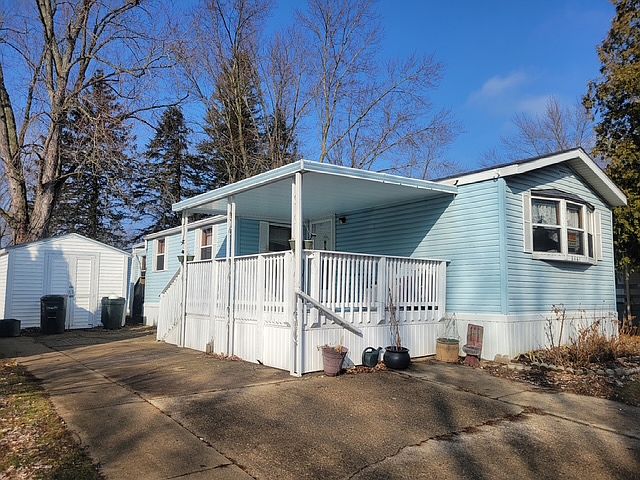 1st image of 6461 Lakeview Ln #147