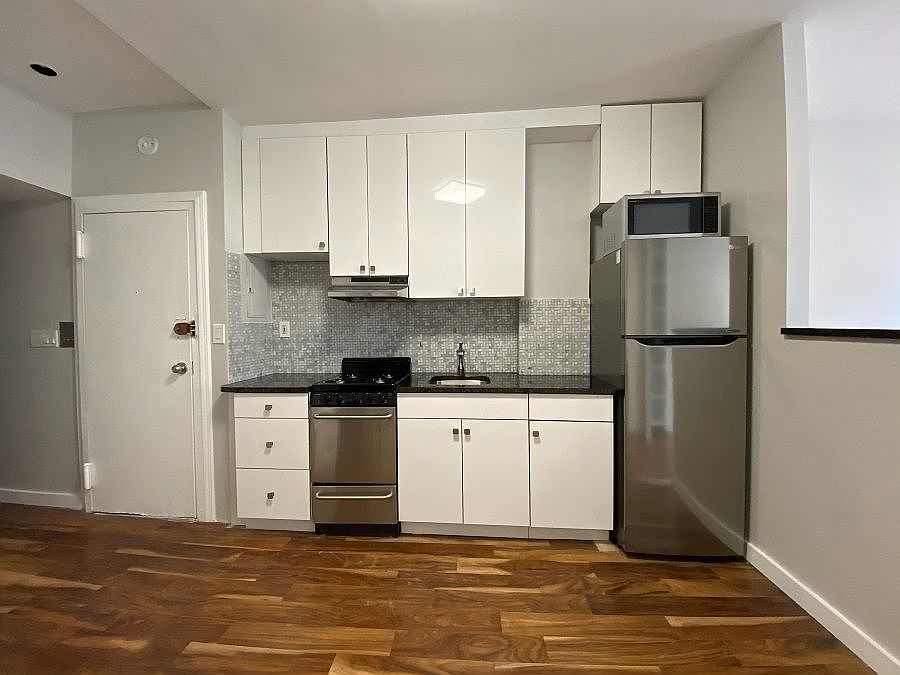 1st image of 408 W 39th St #3FE