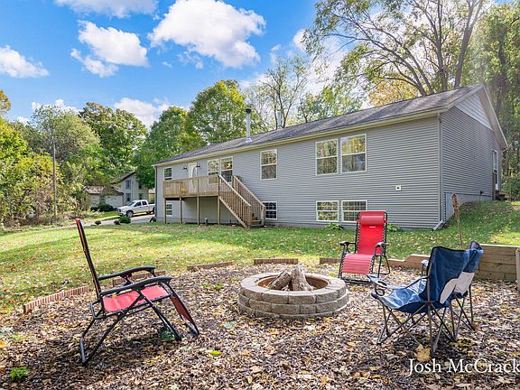 3rd image of 13198 Grand River Dr SE