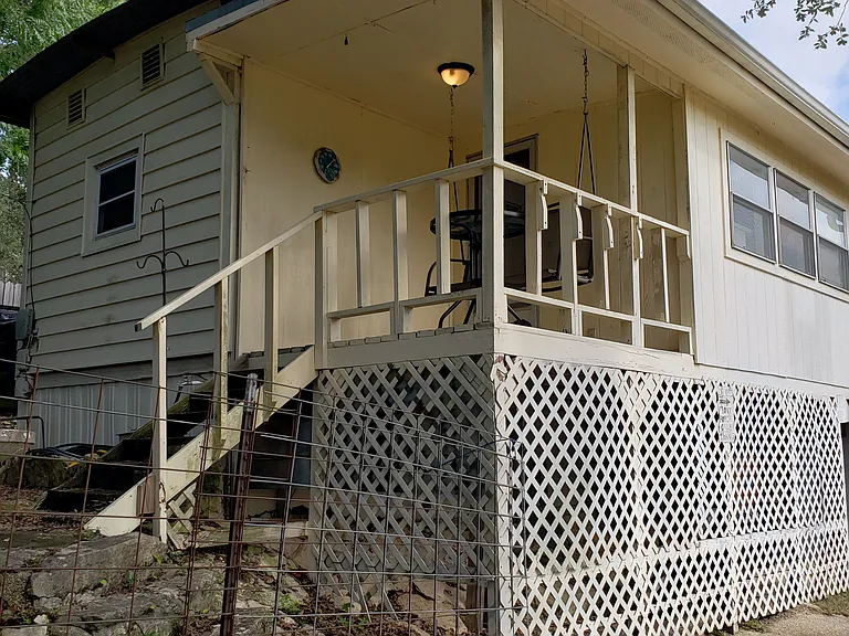 2533 Waterfront Park Dr — Photo 2