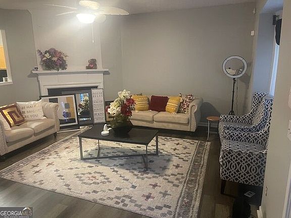 3rd image of 2721 Parkway Trl
