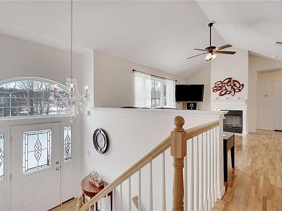 3rd image of 104 Prospect St