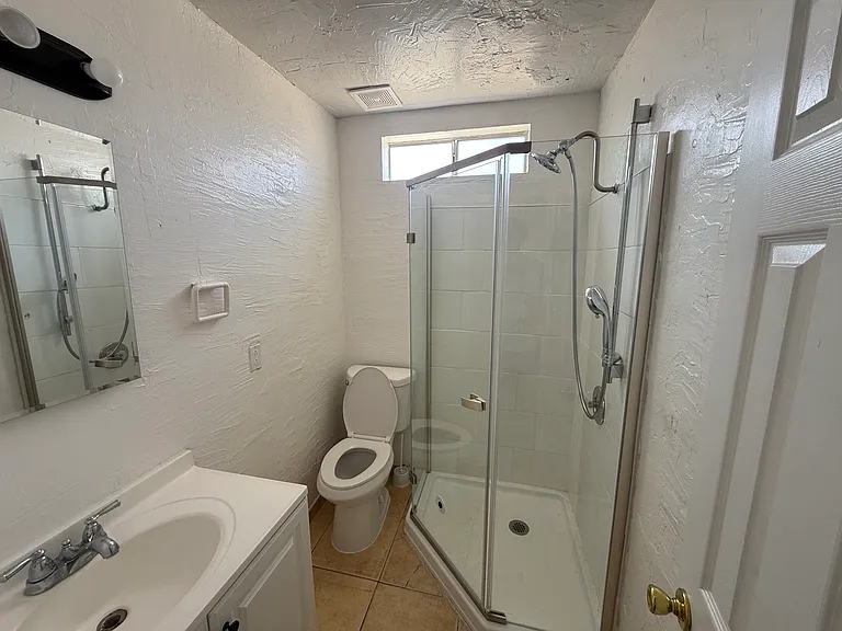 324 E 4th St #324 — Photo 7