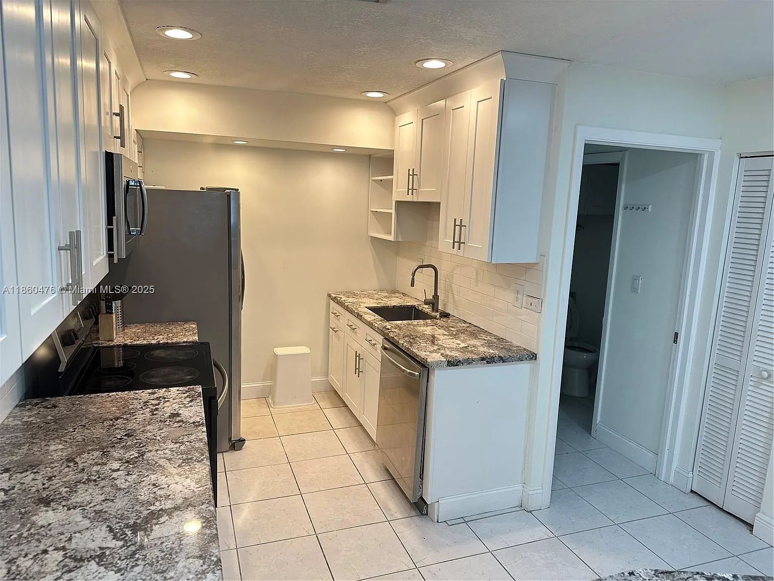 3 bed, 1280 sqft, $2,800 — Photo 4