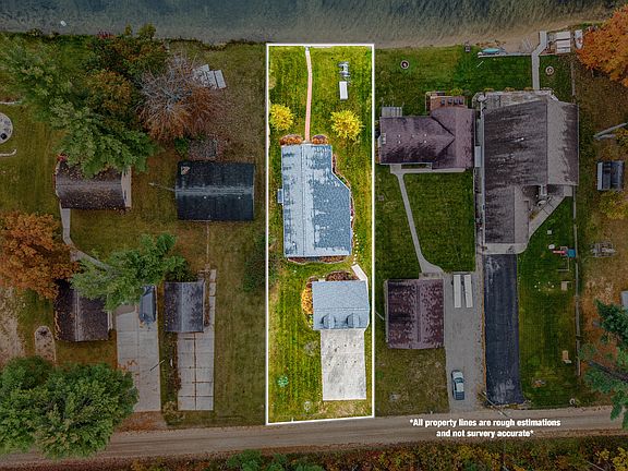 3rd image of 4708 Pinewood Dr
