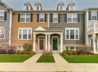 3105 Coral Ln, Glenview, IL 60026