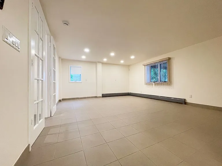 488 Walnut St #1 — Photo 6