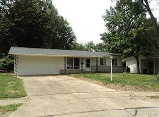 8410 Rena Ct, Hazelwood, MO 63042