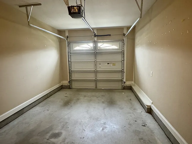 1629 Brook Hollow Dr #A — Photo 12