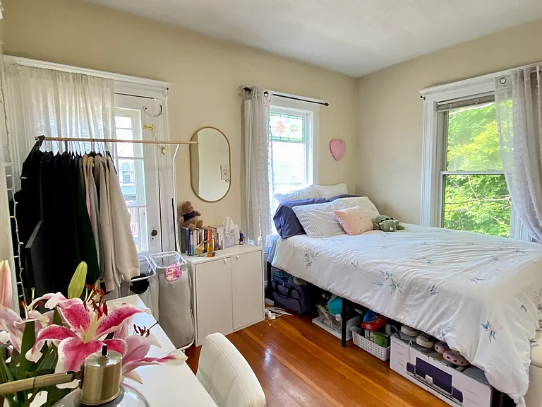 270 Harvard St #II — Photo 9