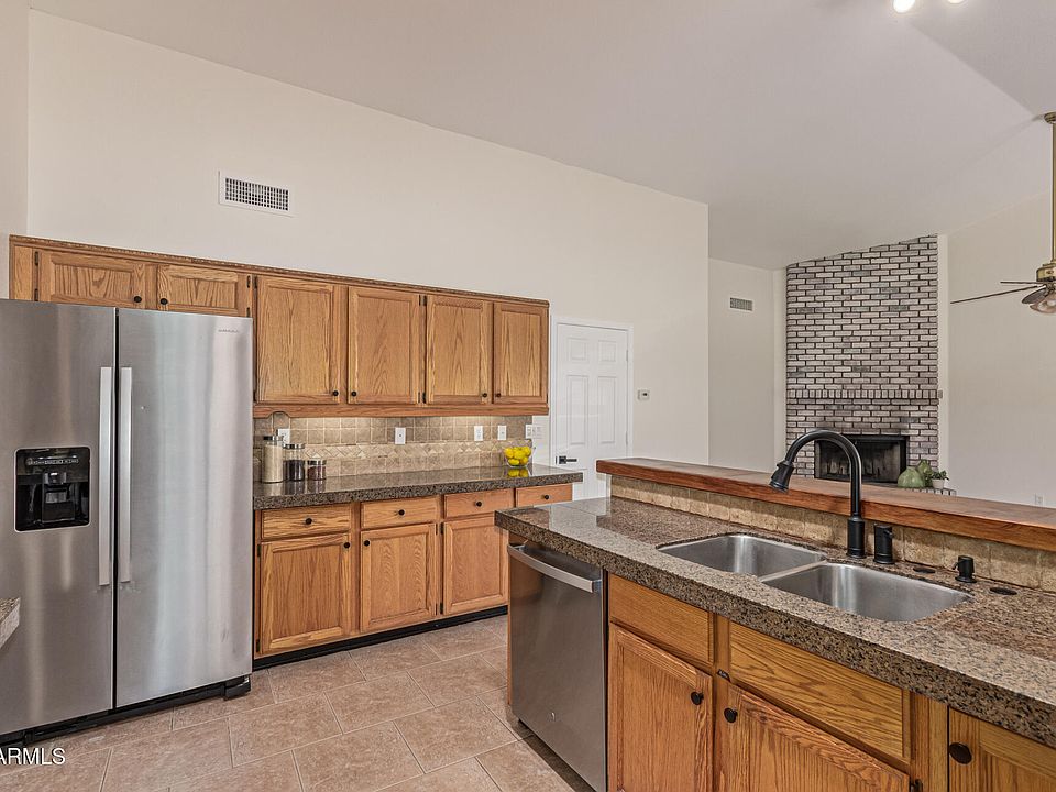 1st image of 3425 E ROSEMONTE Drive